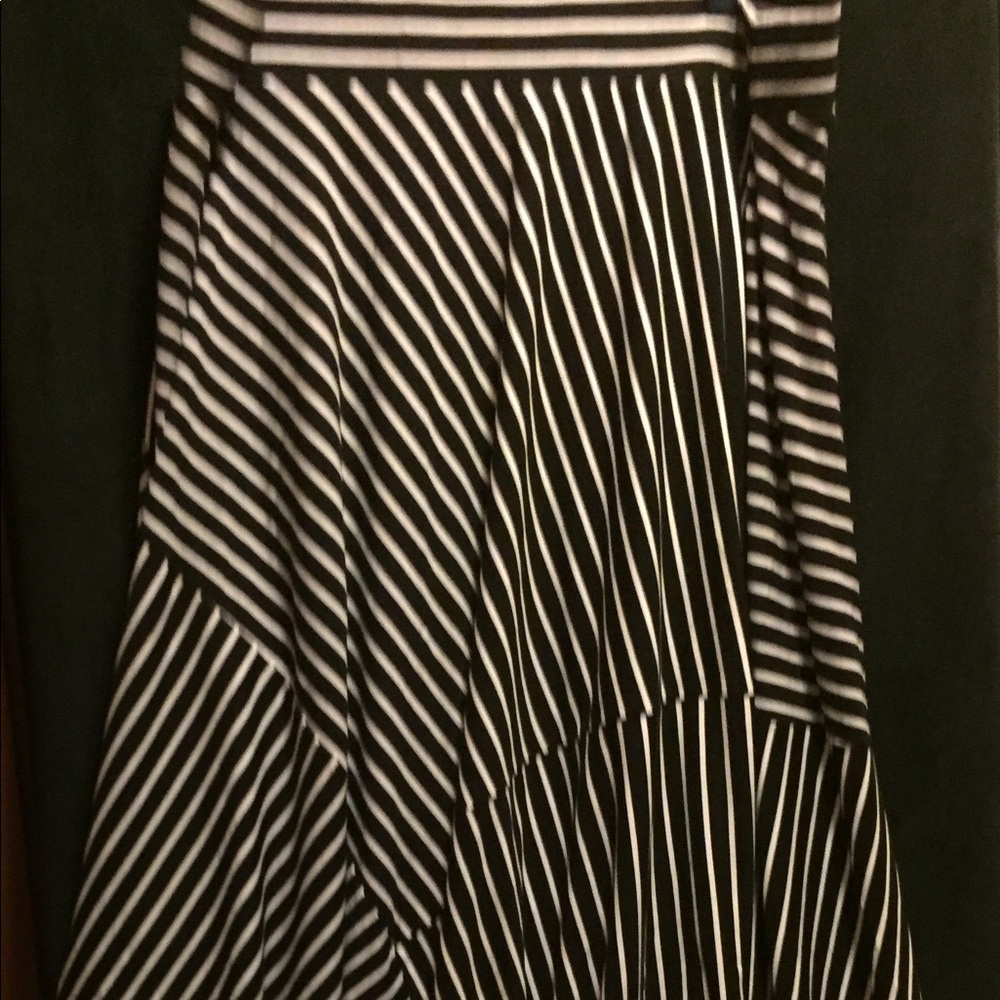 Torrid 2x maxi striped skirt. Asymmetrical hem!